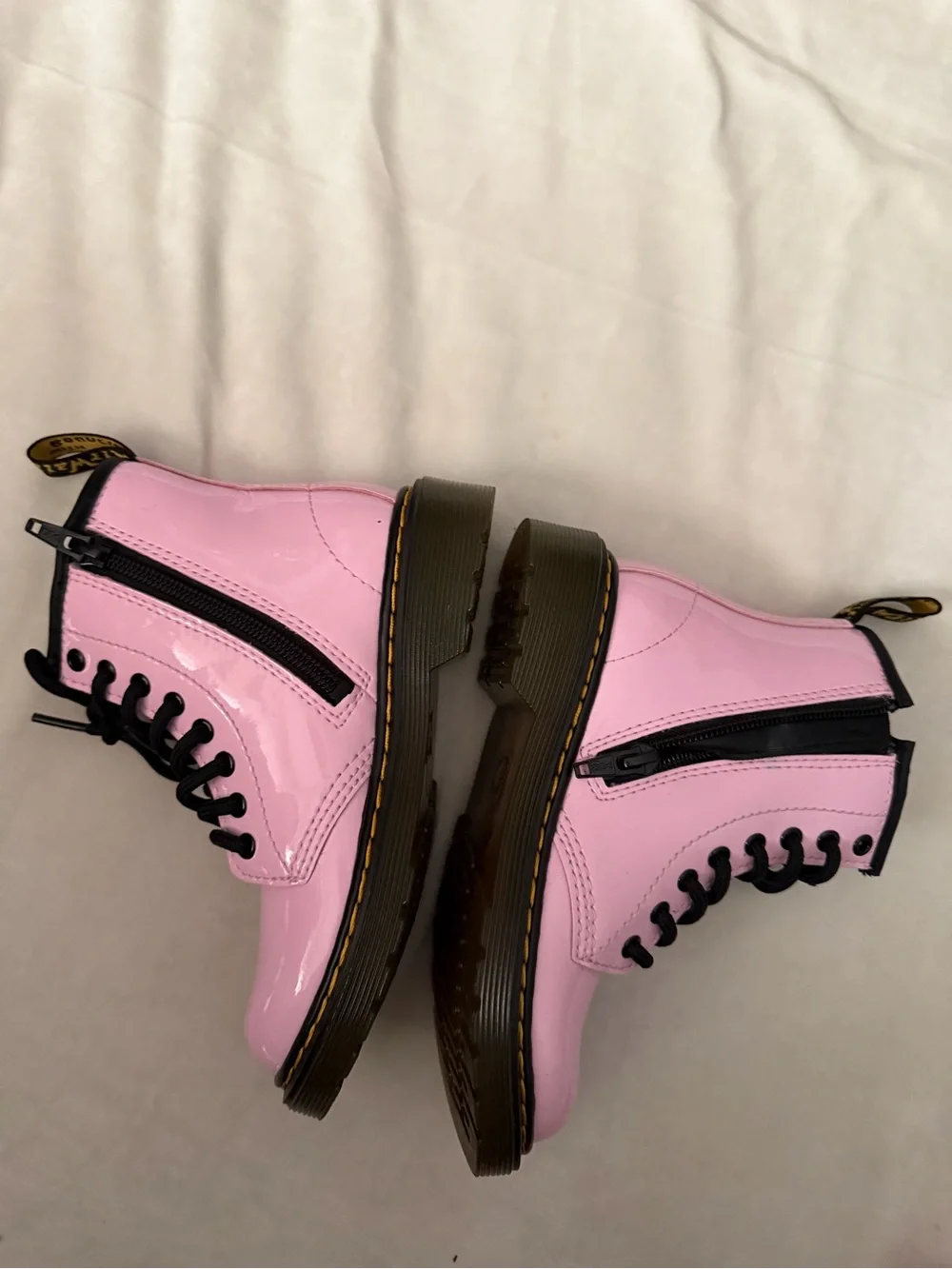 Dr. Martens glossy pink
